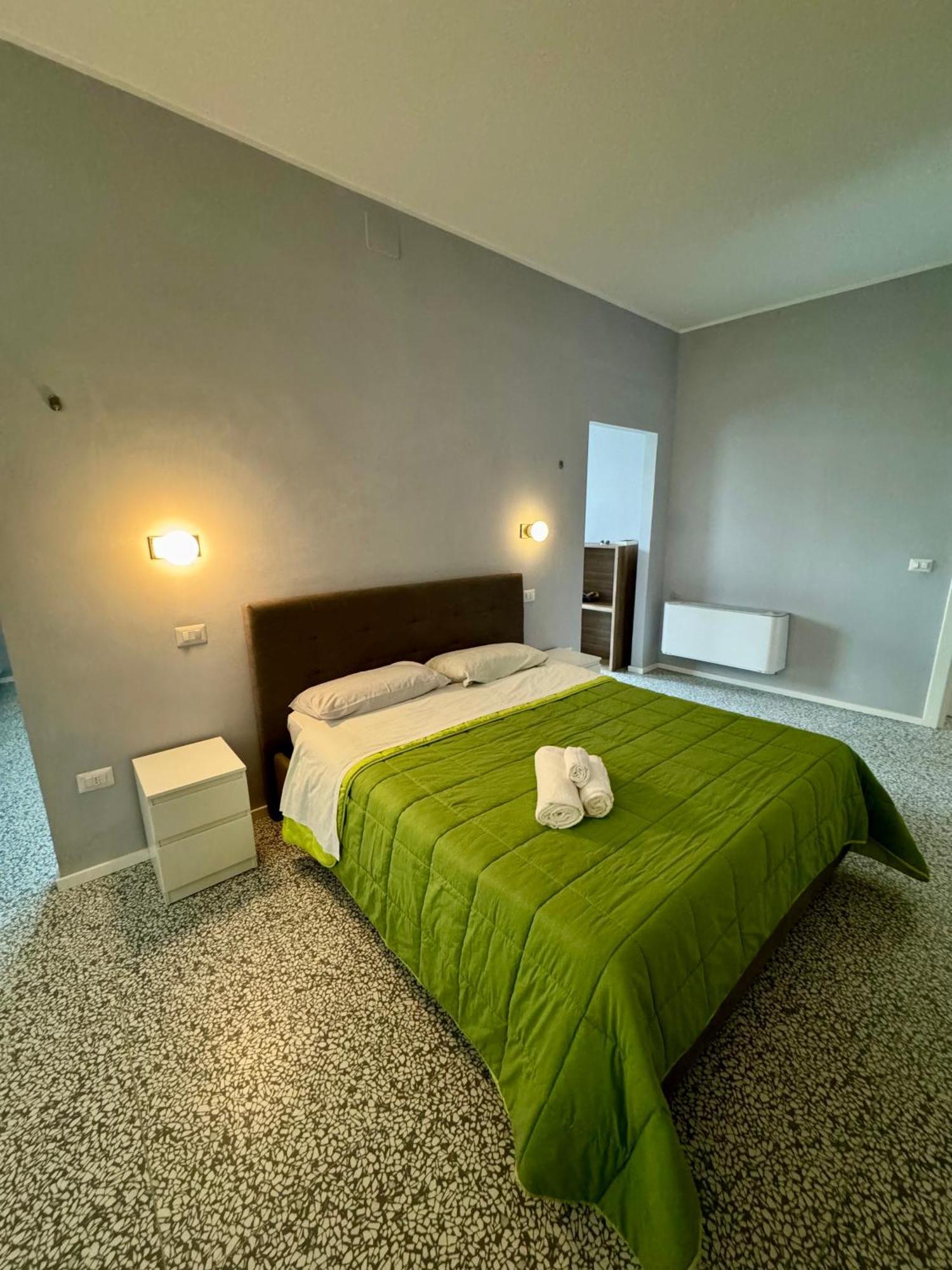 4 Balconi Paladini rooms Lecce Exterior foto